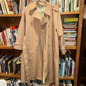 London Fog Classic Trench Coat Fits sizes 4-16